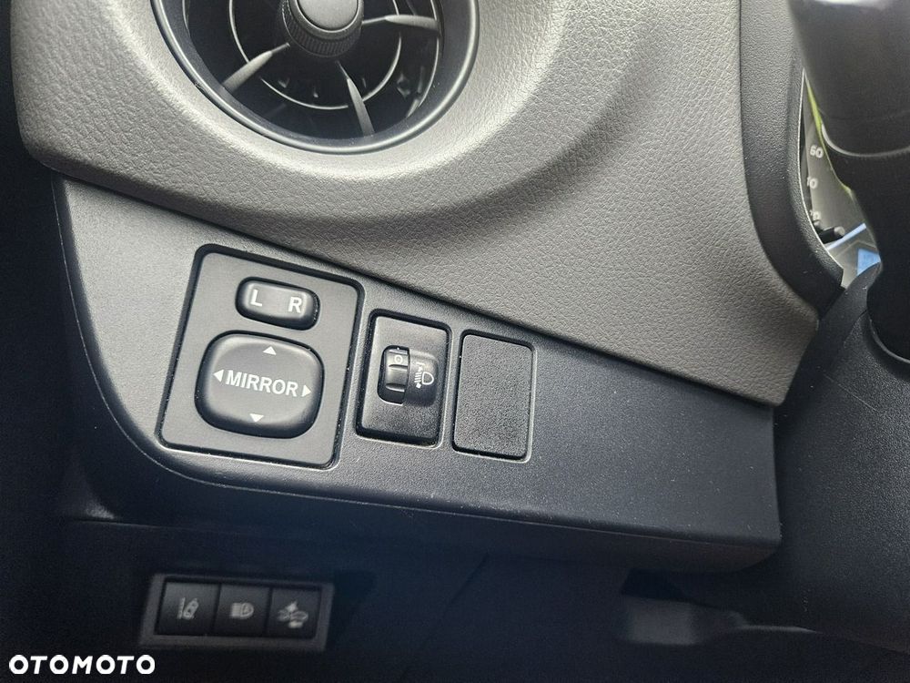Toyota Yaris - 20