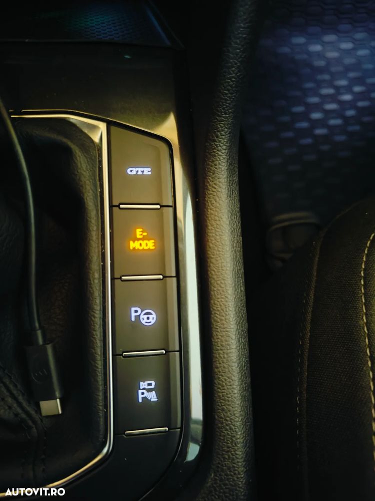 Volkswagen Tiguan - 28