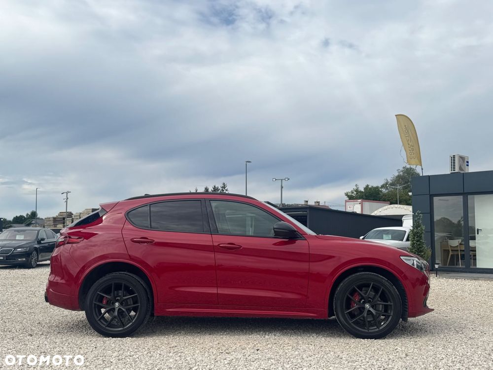 Alfa Romeo Stelvio - 4