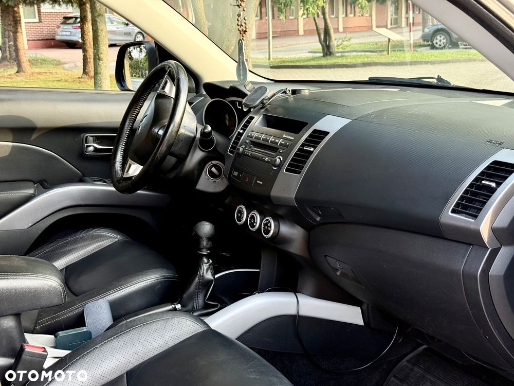 Mitsubishi Outlander 2.0 DID Instyle - 10