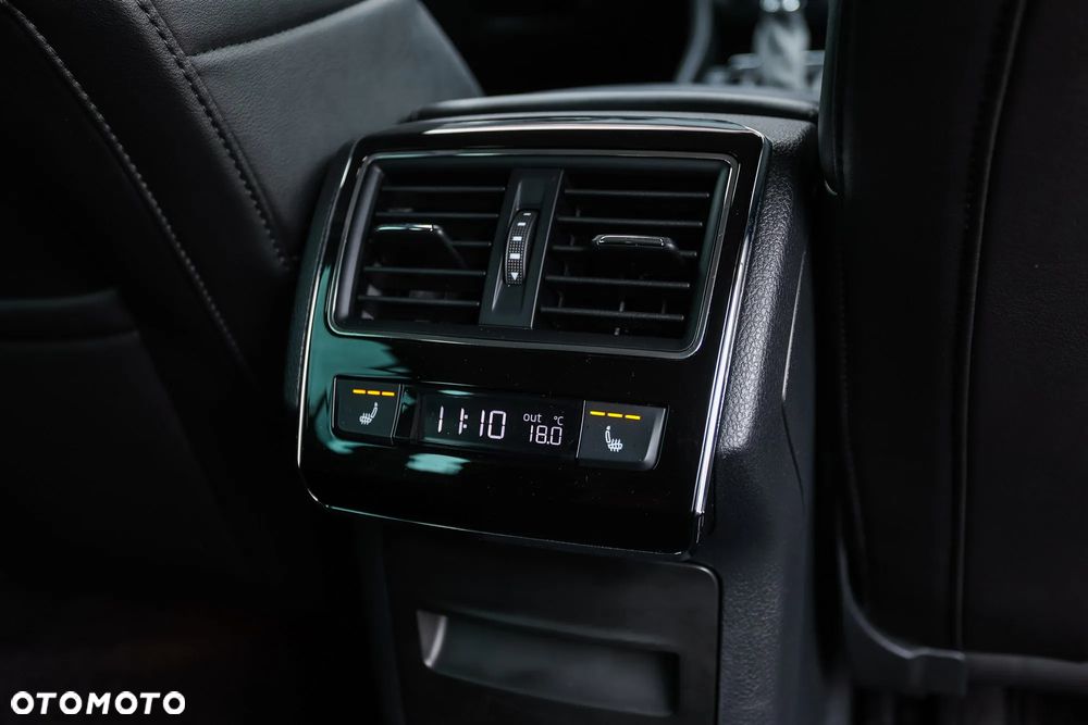 Skoda Superb 2.0 TDI 4x4 DSG Premium Edition - 26