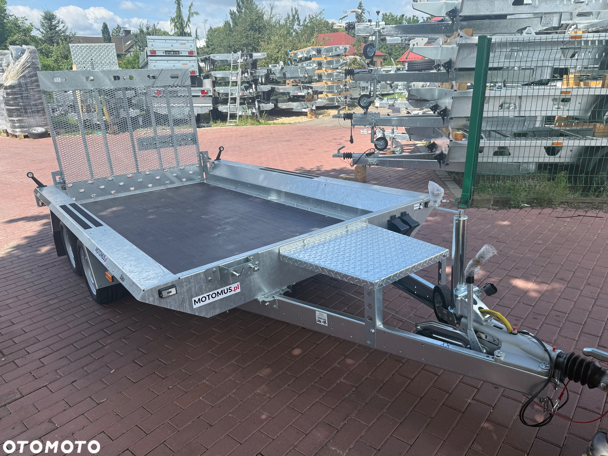 Martz Przyczepa do przewozu sprzętu budowlanego Martz Bau 3 350/2 350x160 3000kg 2 osie pod koparke koparka walec MOTOMUS od ręki - 4