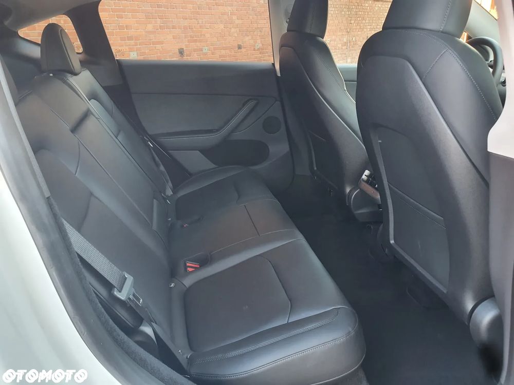 Tesla Model Y Long Range RWD - 11