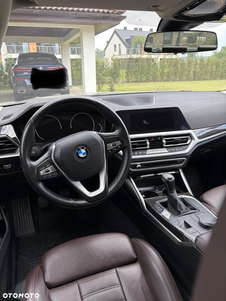 BMW Seria 3 318d - 14