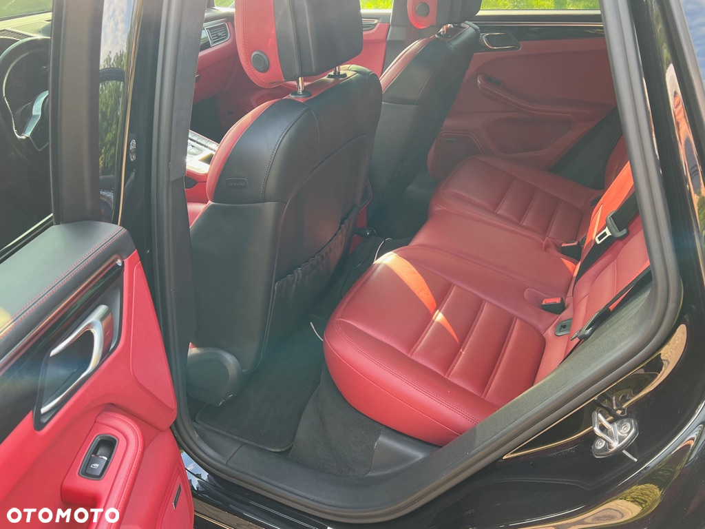 Porsche Macan Turbo - 21