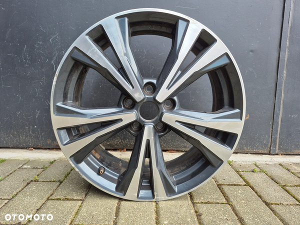 Nissan Qashqai II 13- Felga aluminiowa alufelga 18x7 ET45 5x114,3 oryginalna
