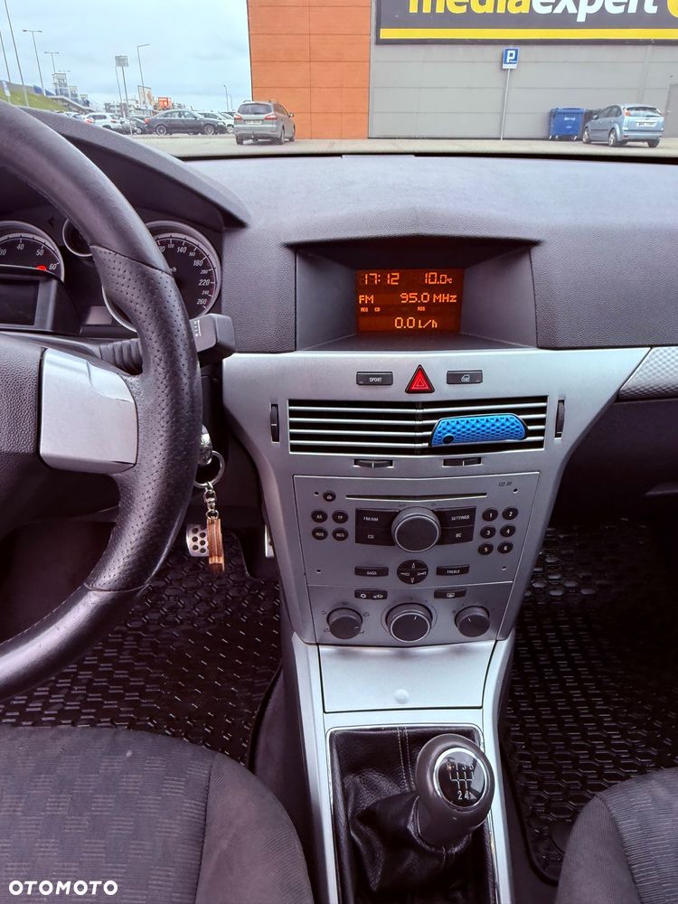 Opel Astra 1.8 Sport - 14