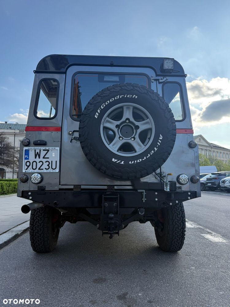 Land Rover Defender - 10