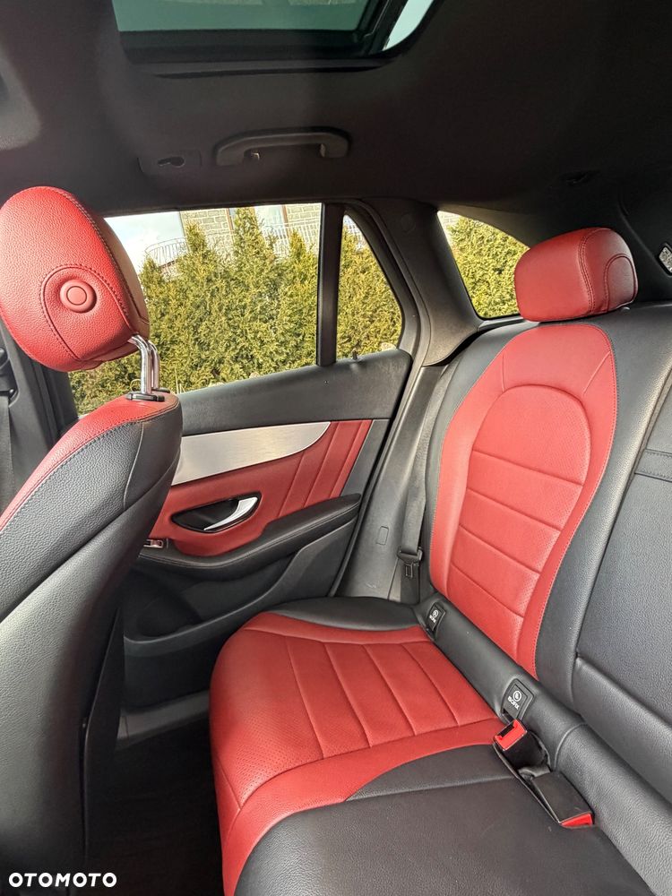 Mercedes-Benz GLC 300 4Matic 9G-TRONIC AMG Line Plus - 15