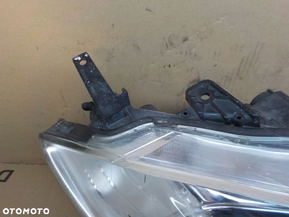 HONDA FR-V LAMPA PRAWA PRZÓD UK - 2