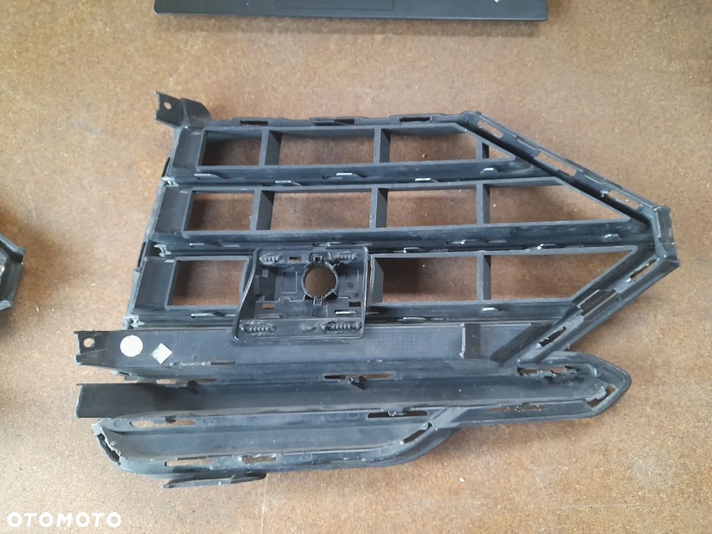 ATRAPA KRATKA ZDERZAKA LEWA PRAWA VW TOUAREG III 760853665B 760853666C - 3