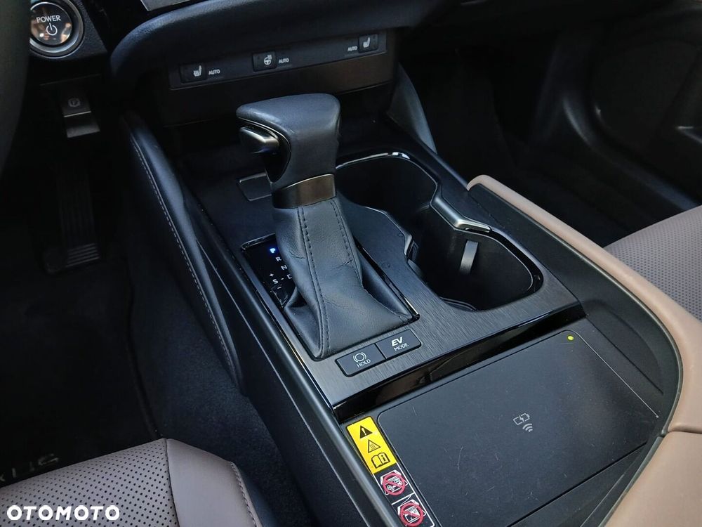 Lexus ES - 24