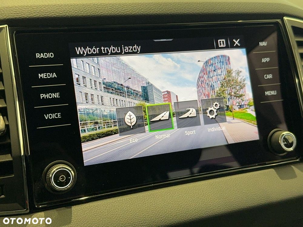 Skoda Karoq 1.5 TSI ACT Style DSG - 32