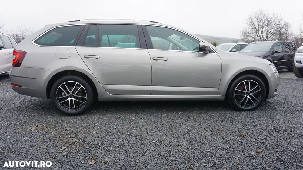 Skoda Octavia Combi 1.6 TDI DSG Premium Edition - 3
