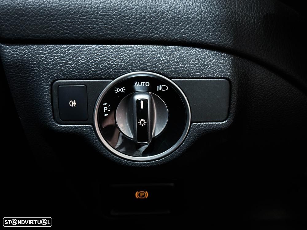 Mercedes-Benz A 180 - 42