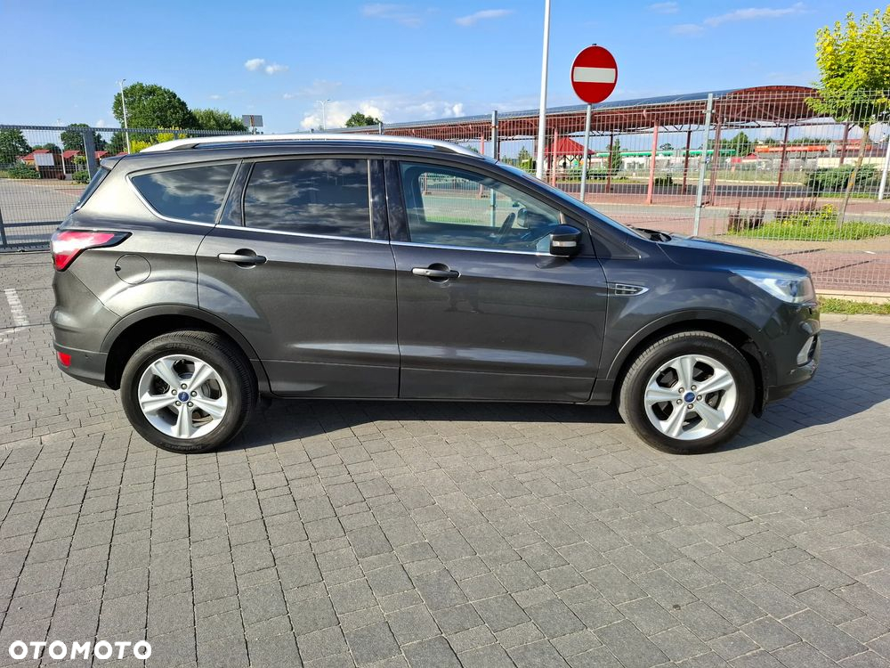 Ford Kuga 1.5 EcoBoost 2x4 Titanium - 9