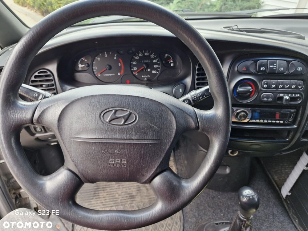 Hyundai H-1 Starex - 12