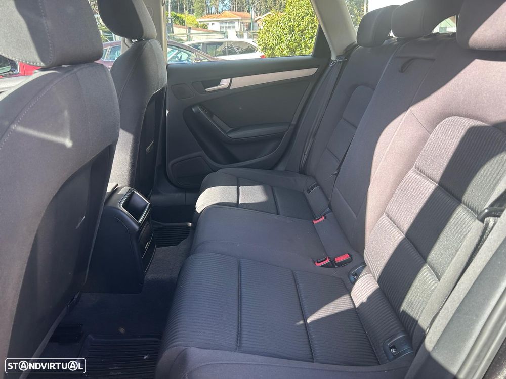 Audi A4 Avant 2.0 TDi Business Line Plus - 23