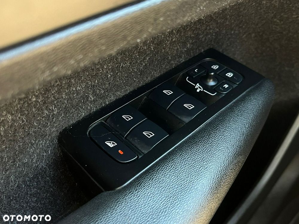 Volvo XC 40 - 18