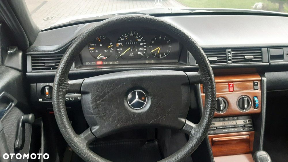 Mercedes-Benz W124 (1984-1993) - 14