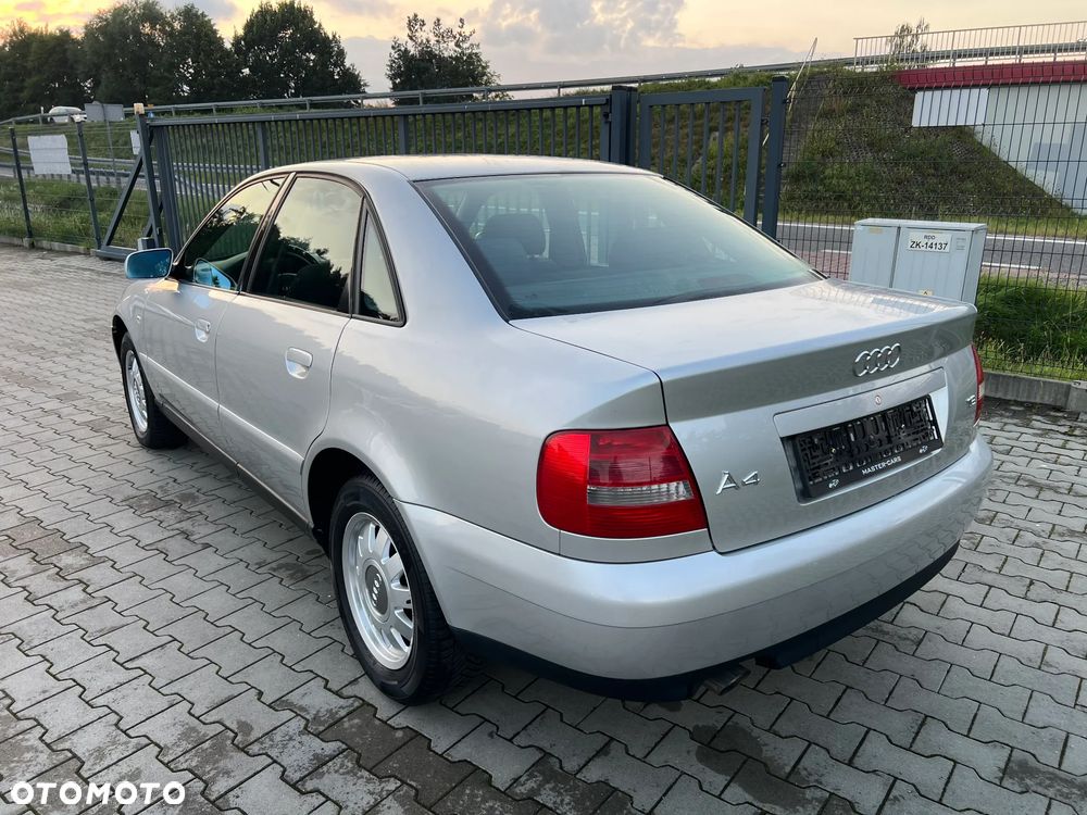 Audi A4 Limousine 1.6 - 2