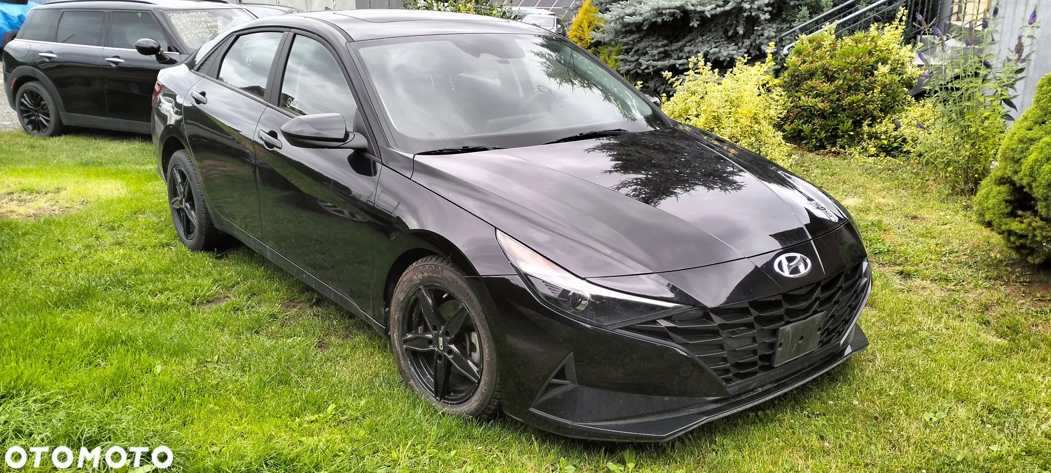 Hyundai Elantra - 1
