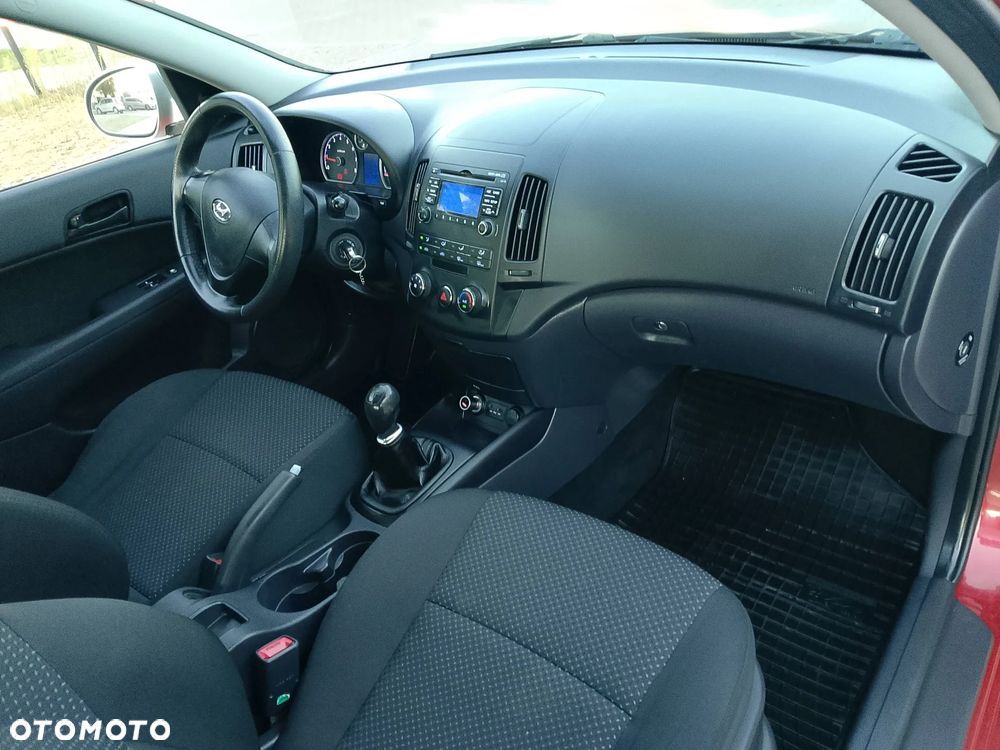 Hyundai i30 1.4 Base + - 9