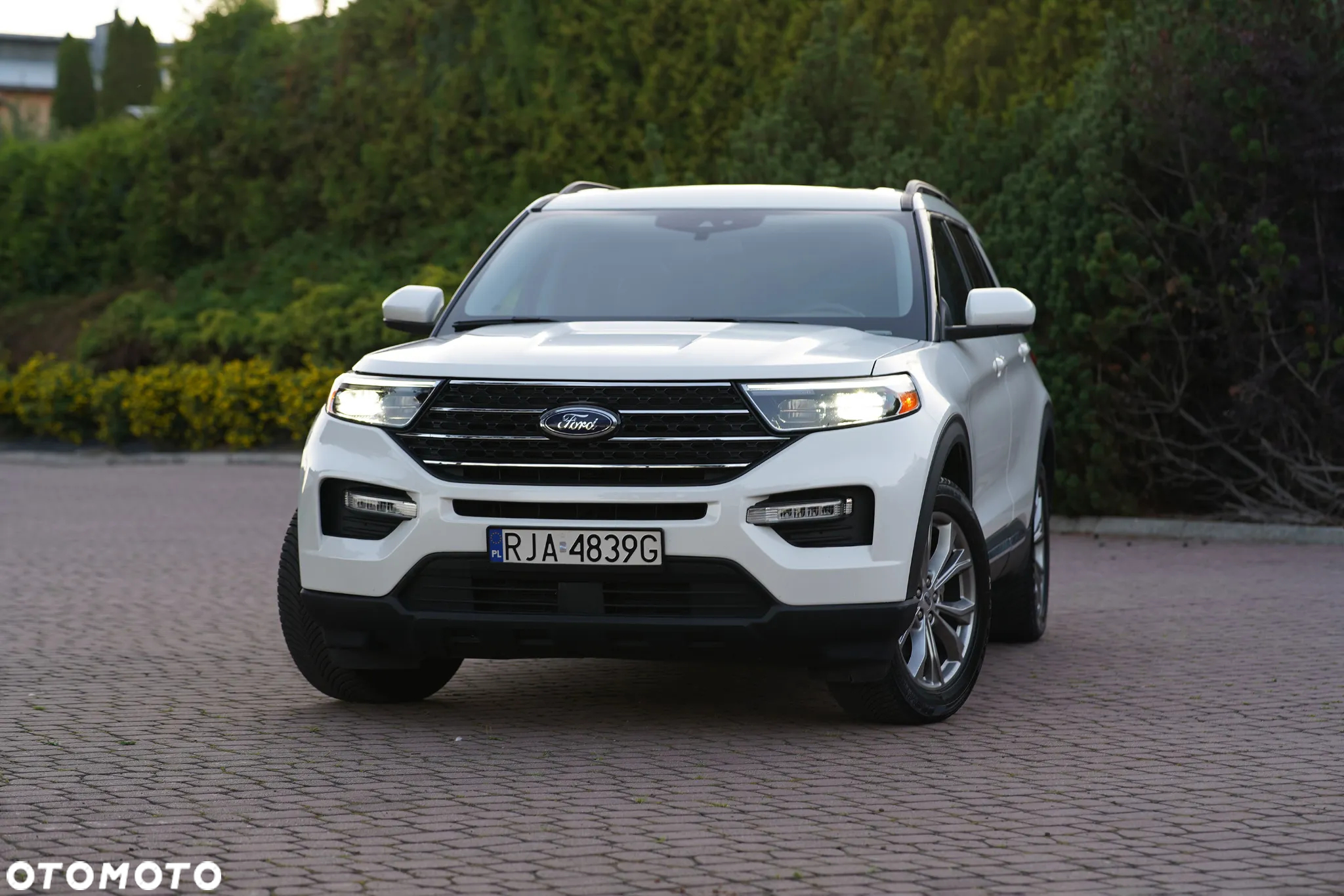 Ford Explorer - 10