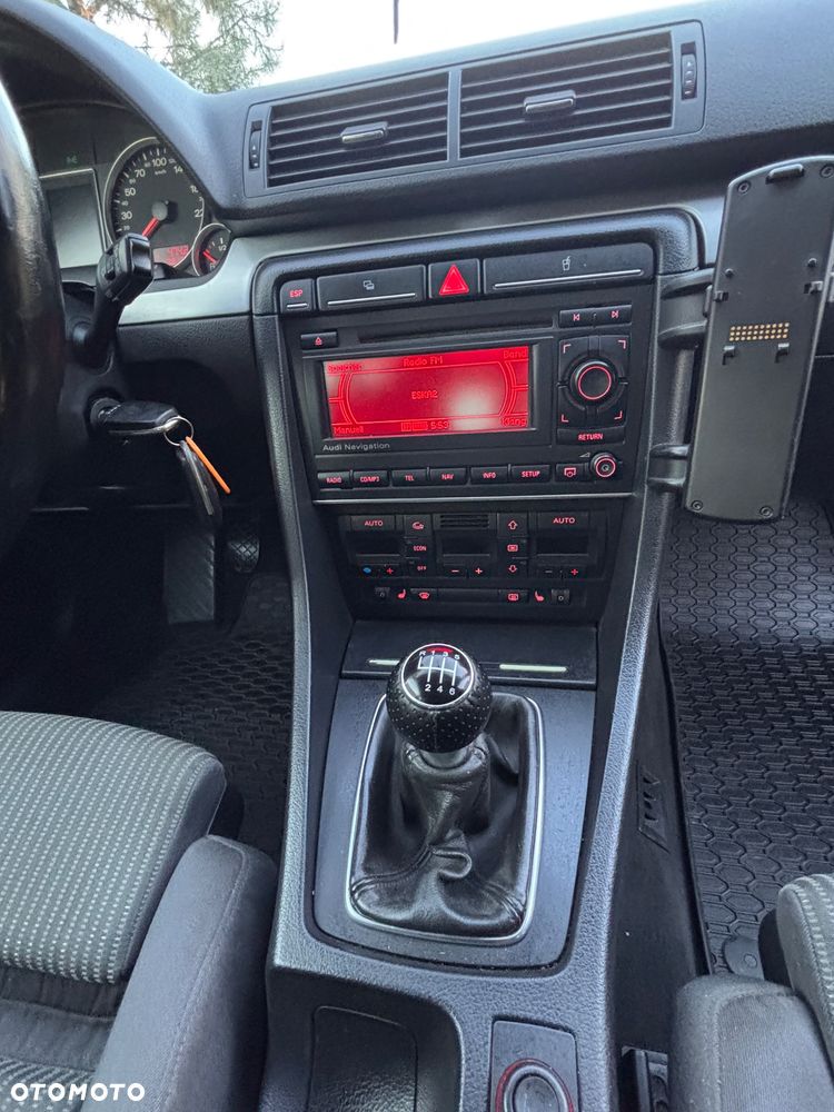 Audi A4 Avant 2.0 TDI - 25