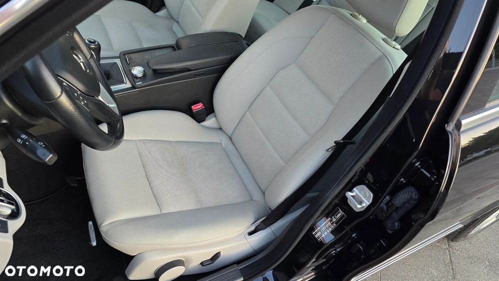 Mercedes-Benz Klasa C 180 BlueEFFICIENCY Avantgarde - 22