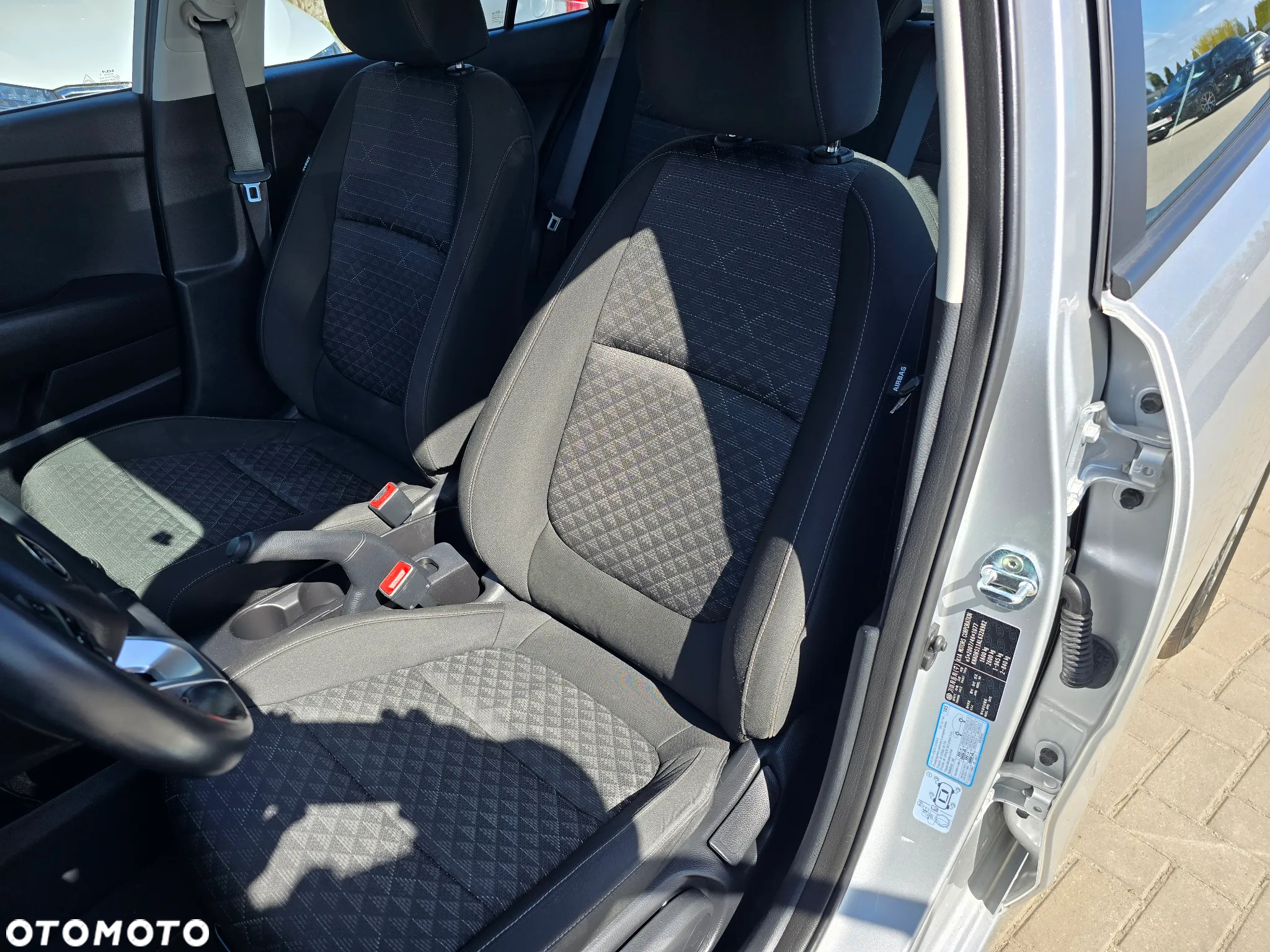 Kia Rio - 12