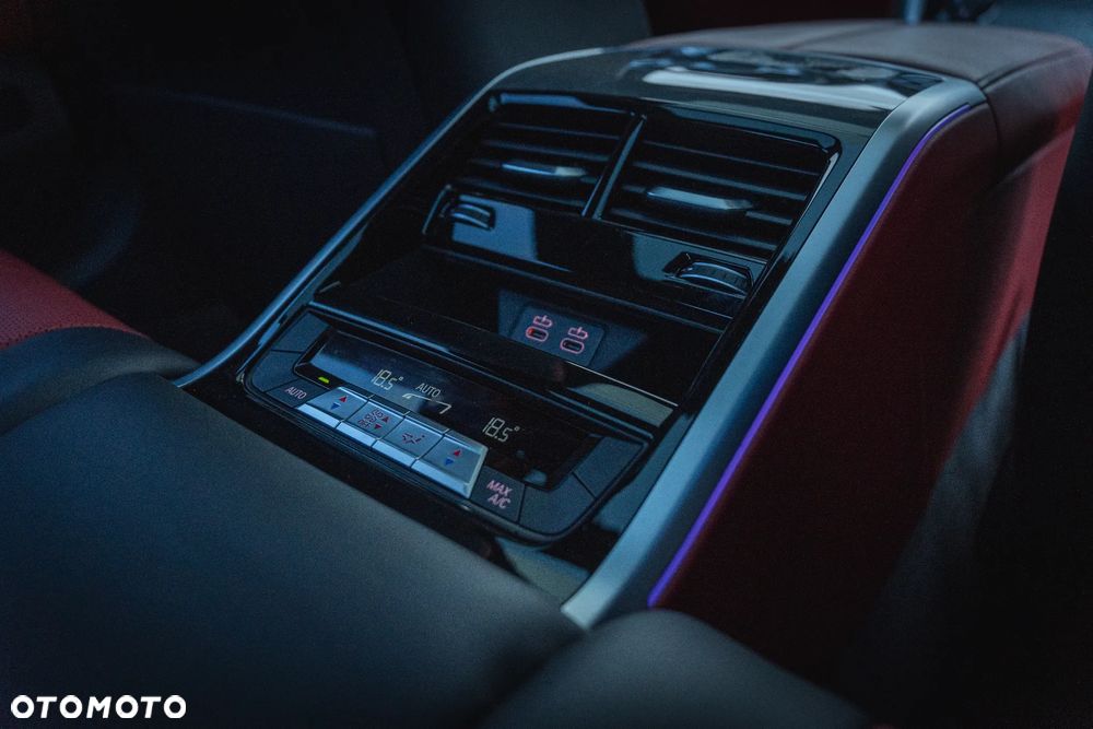 BMW Seria 8 840i xDrive - 12