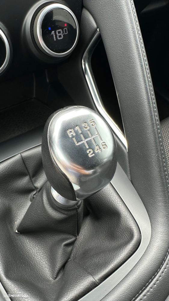 Jaguar E-Pace D150 R-Dynamic - 49