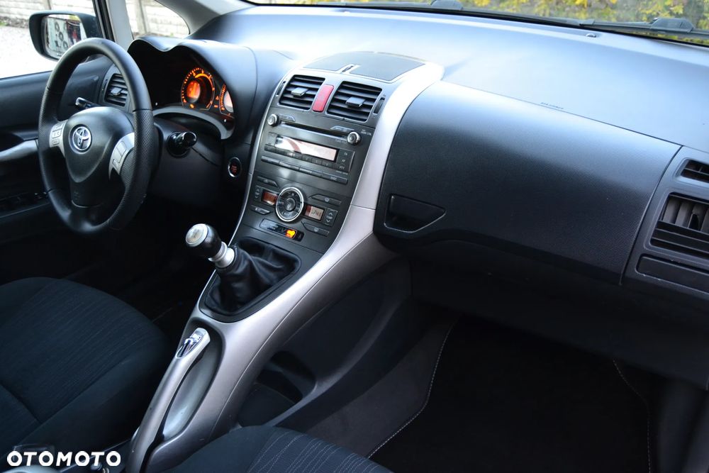 Toyota Auris 2.0 D-4D Sol - 26