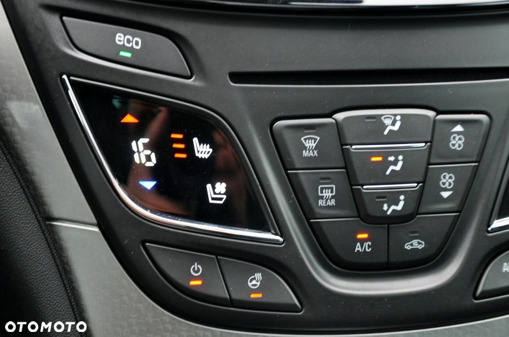 Opel Insignia - 35