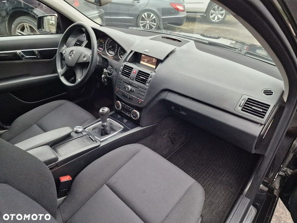 Mercedes-Benz Klasa C 200 T CDI Edition - 26