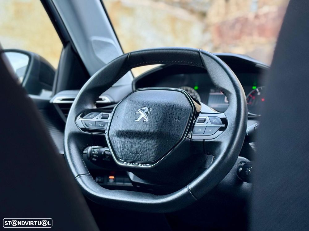 Peugeot 208 1.2 PureTech Active Pack - 37