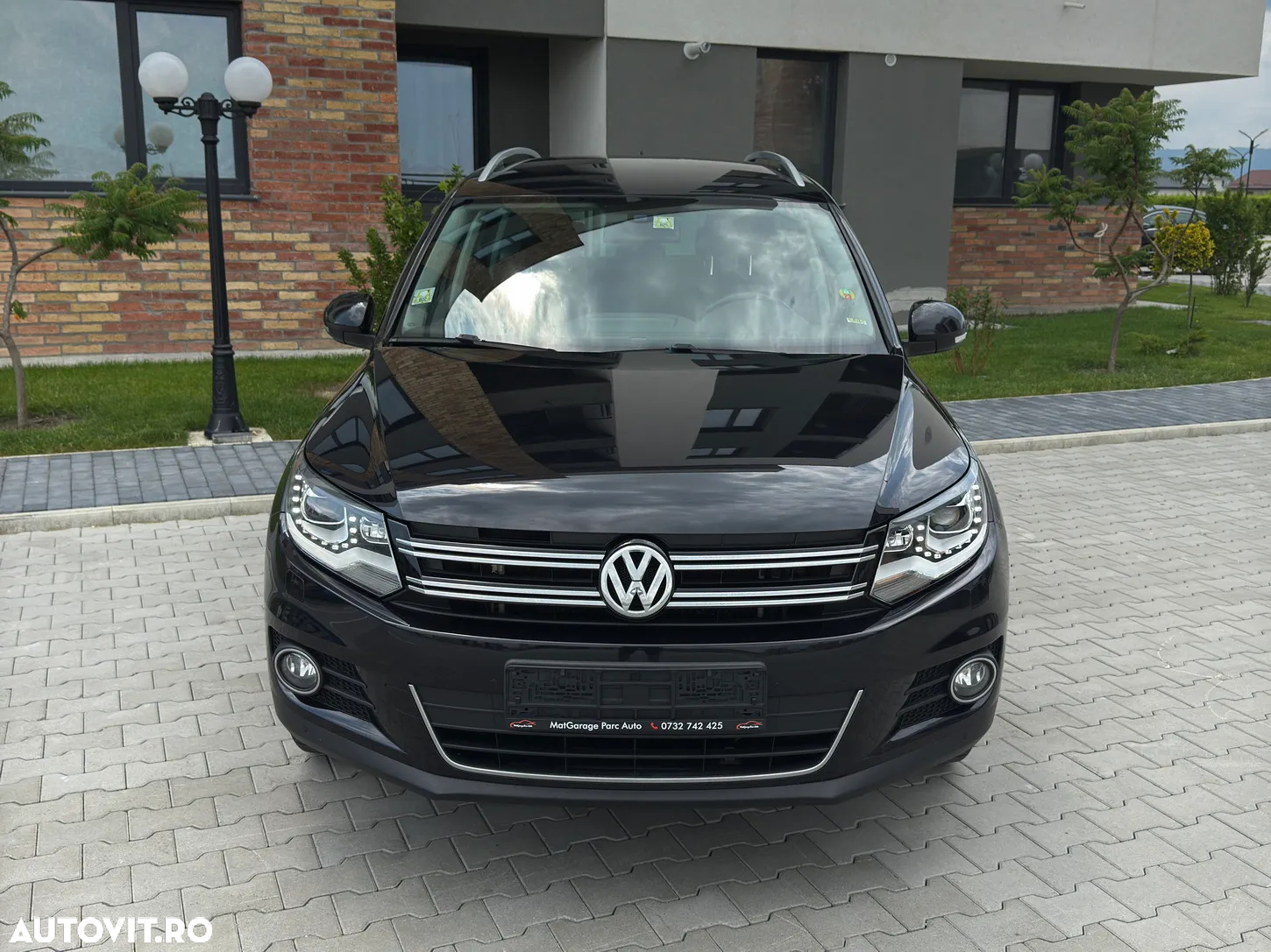 Volkswagen Tiguan - 2