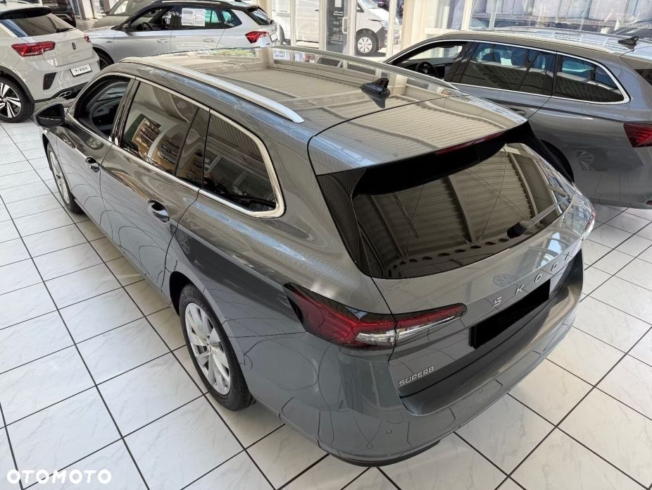 Skoda Superb 2.0 TDI SCR 4x4 Edition 130 DSG - 8