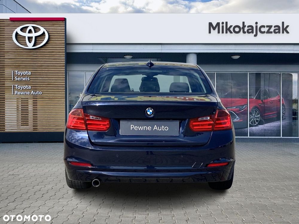 BMW Seria 3 318d EU6 - 8