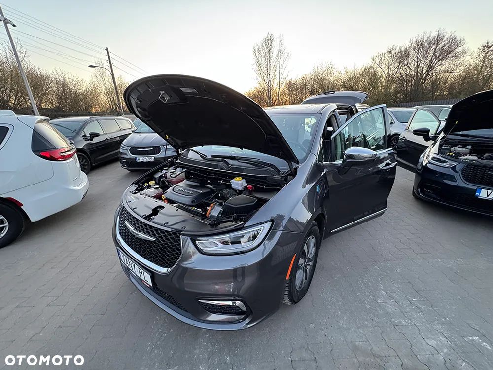 Chrysler Pacifica - 23