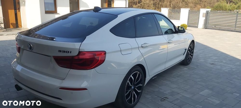 BMW 3GT 330i Luxury Line sport - 13