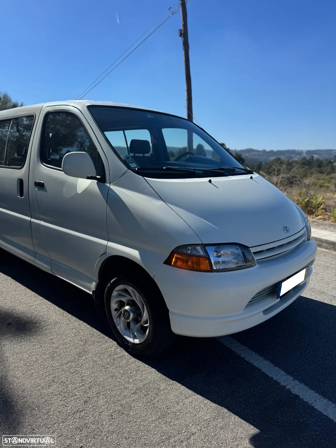 Toyota HiAce 2.4 D LXH12LB - 5