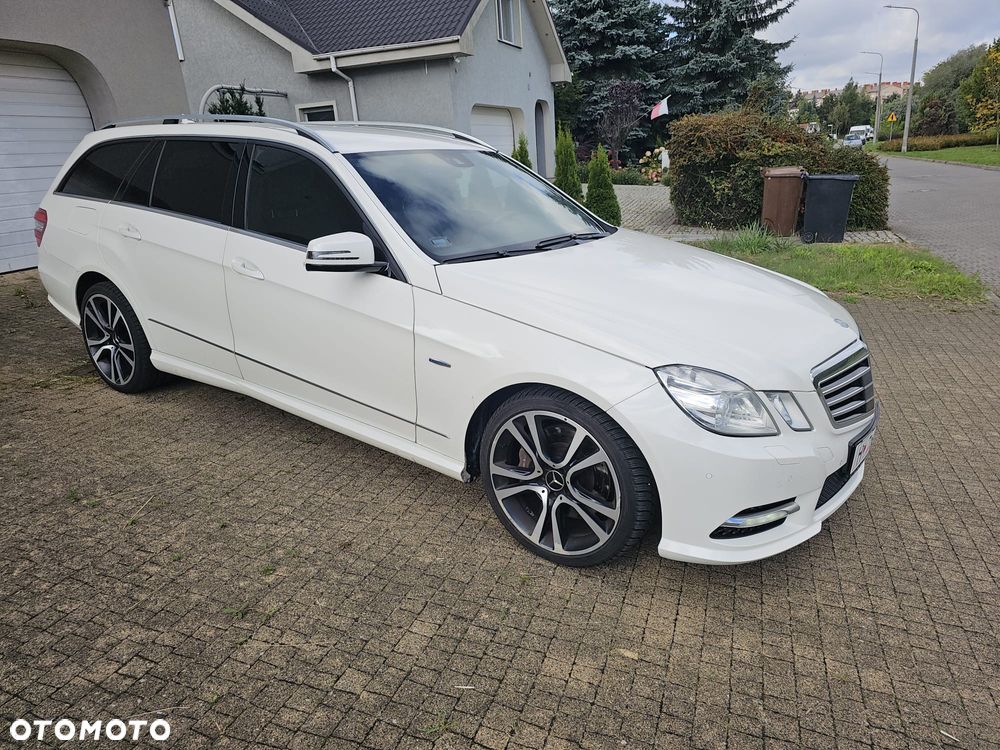 Mercedes-Benz E-Class 2012 photo 2