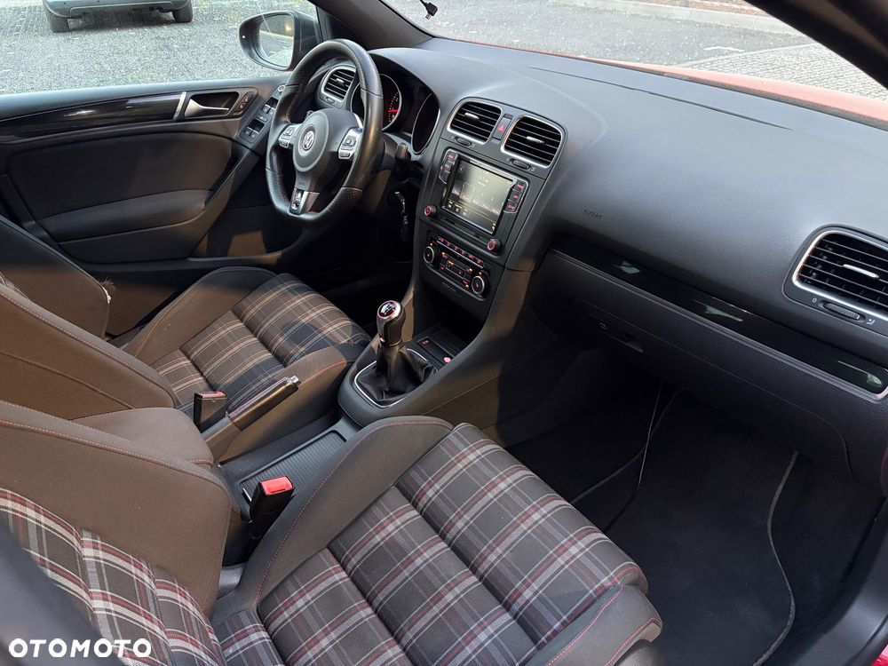 Volkswagen Golf 2.0 TSI GTI - 11