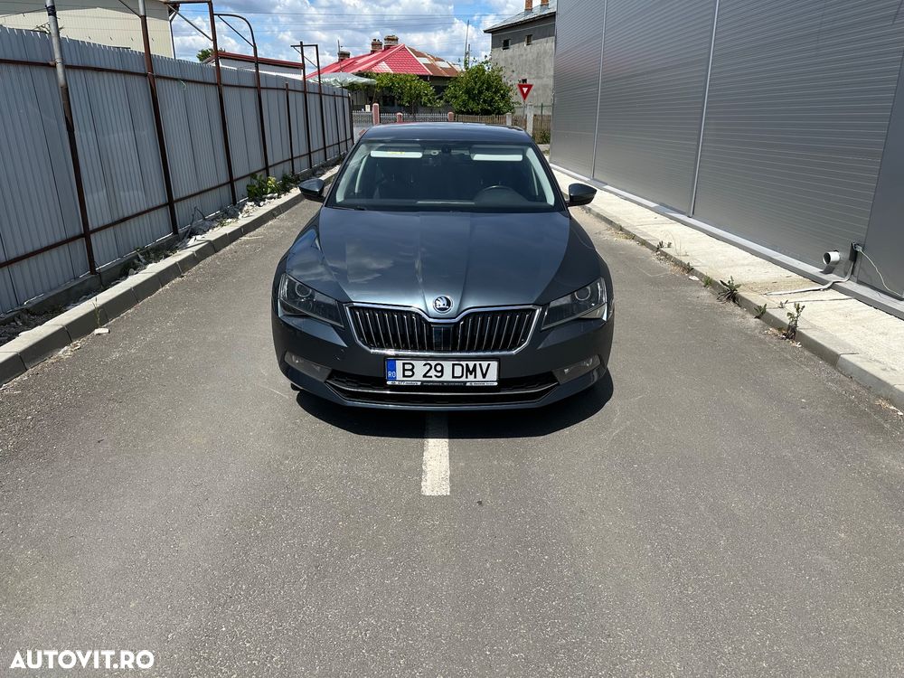 Skoda Superb 2.0 TDI DSG Style - 8