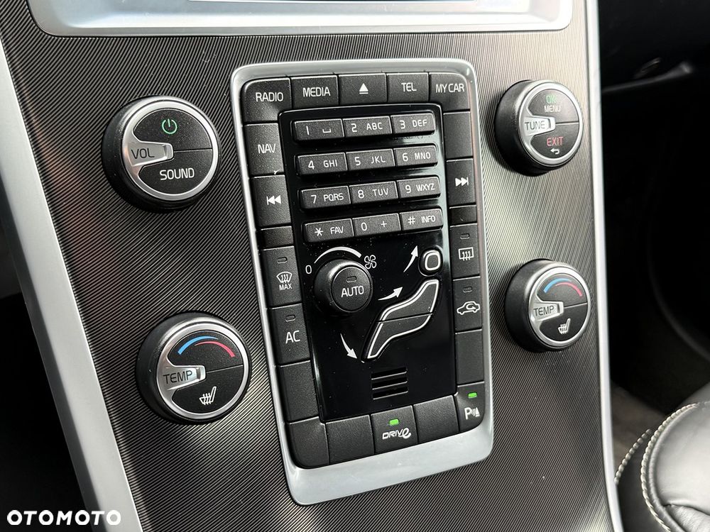Volvo XC 60 DRIVe R Design - 22
