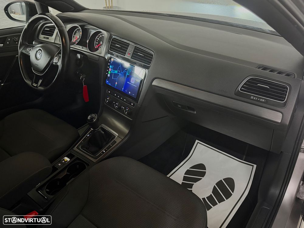 VW Golf 1.6 TDi Highline - 12