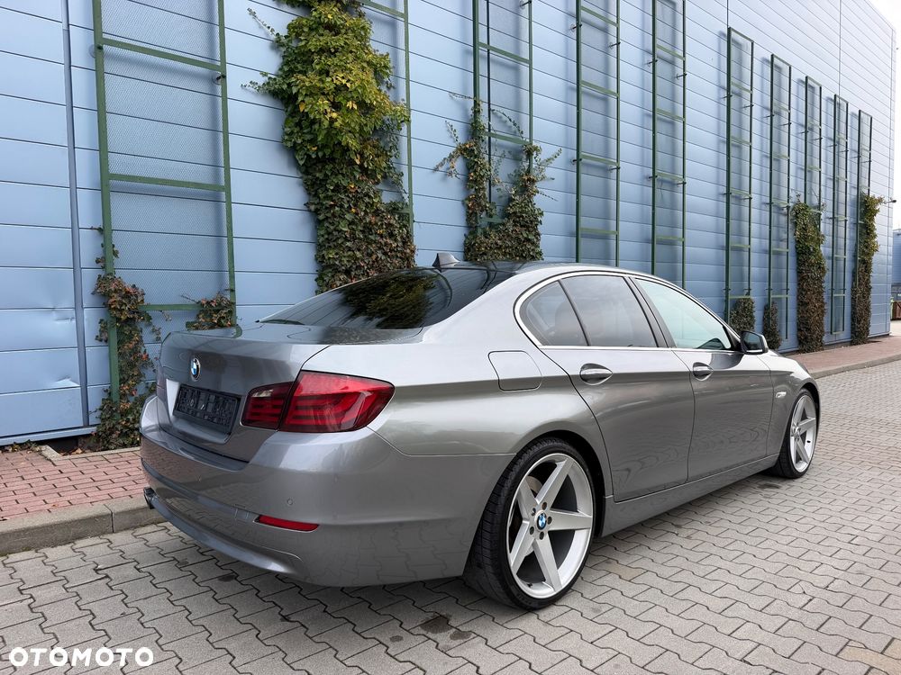 BMW Seria 5 523i - 6