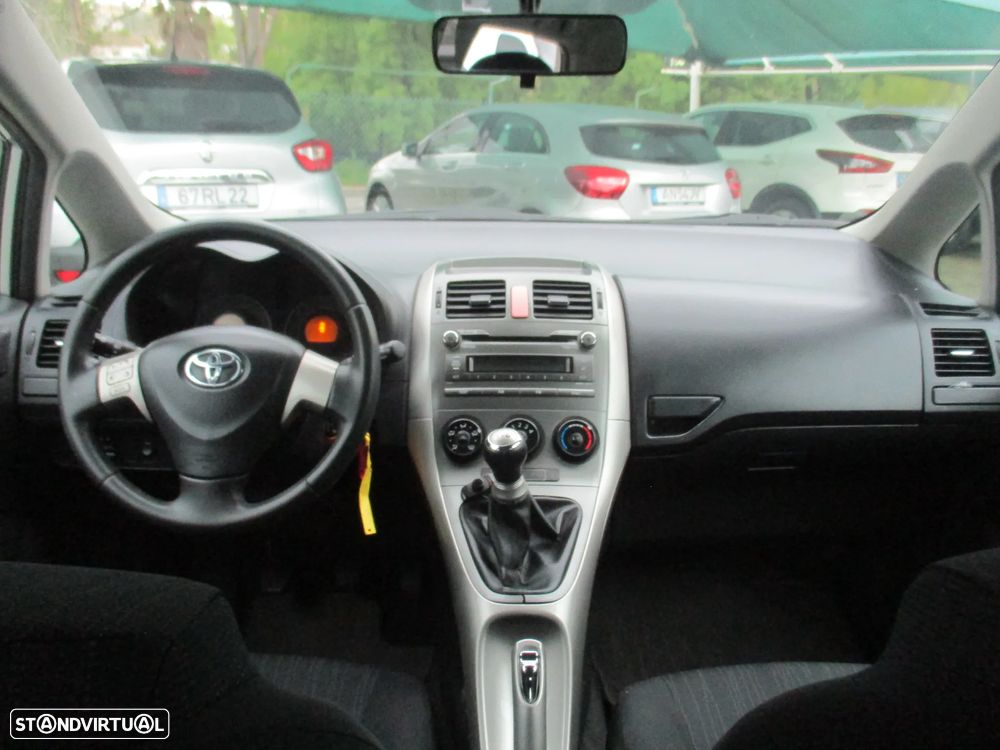 Toyota Auris 1.4 D-4D Luna - 11